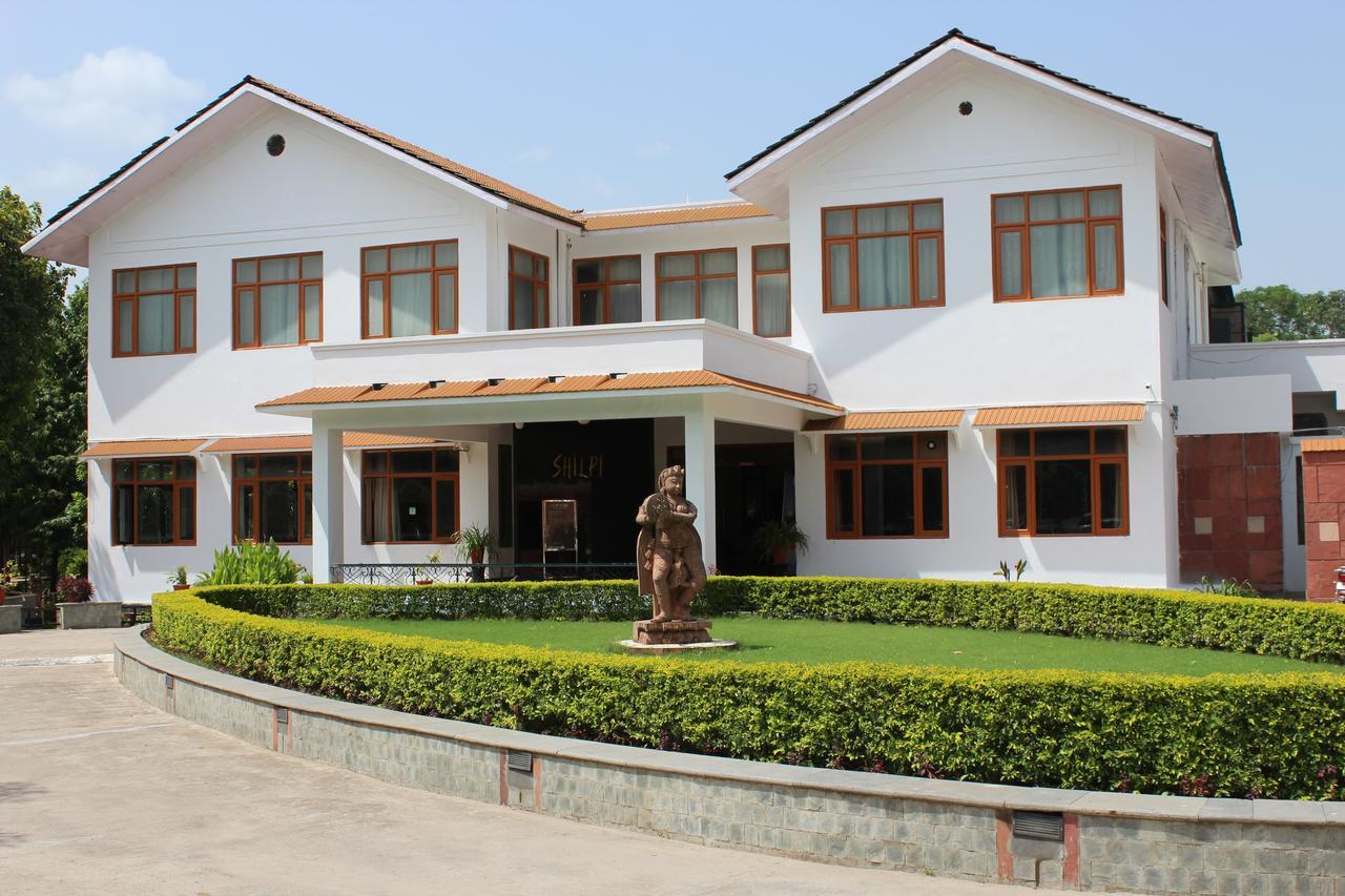 Amantra Shilpi Resort & Spa Udaipur Exterior foto